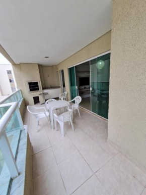 Amplo e aconchegante apartamento com 3 quartos a 50m da praia de Bombas
